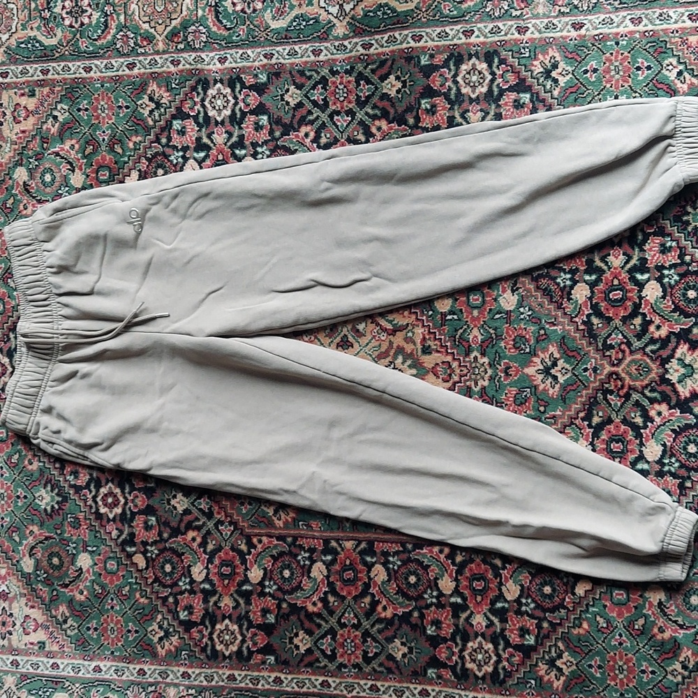 Alo yoga accolade sweats xs tan
